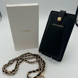 CHANEL Coco Crush Phone Case with Chain